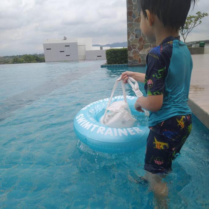 Hani Homestay Wifi Netflix Secure Parking Klia Usim Inti Aeon Mall Nilai Extérieur photo