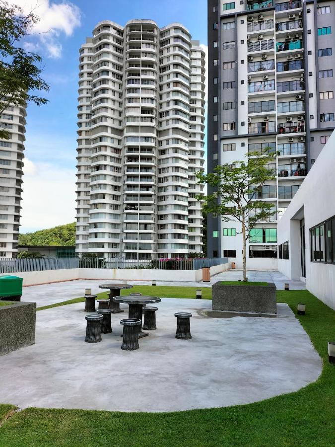 Hani Homestay Wifi Netflix Secure Parking Klia Usim Inti Aeon Mall Nilai Extérieur photo